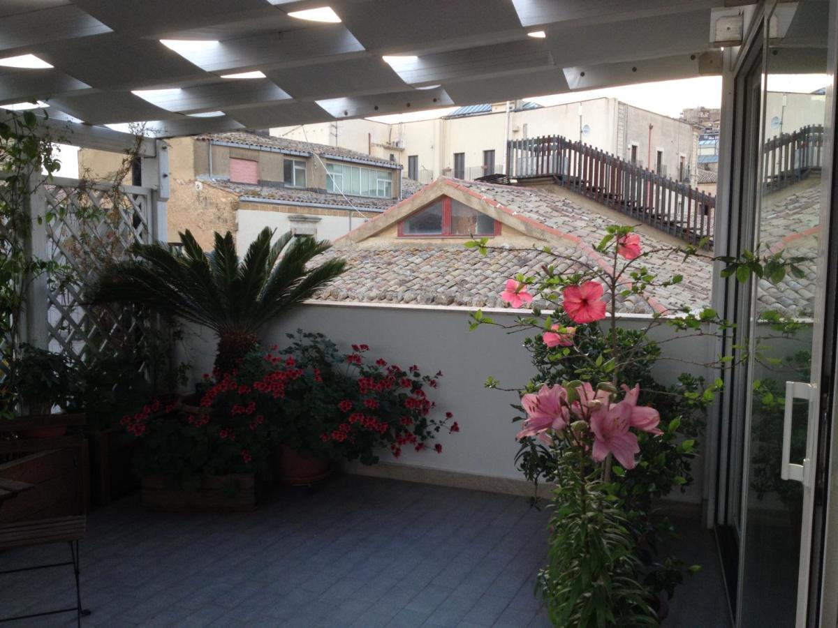 Il Piccolo Attico Bed & Breakfast Caltagirone Dış mekan fotoğraf