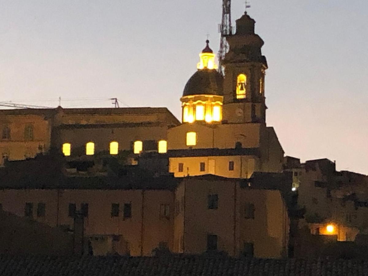 Il Piccolo Attico Bed & Breakfast Caltagirone Dış mekan fotoğraf