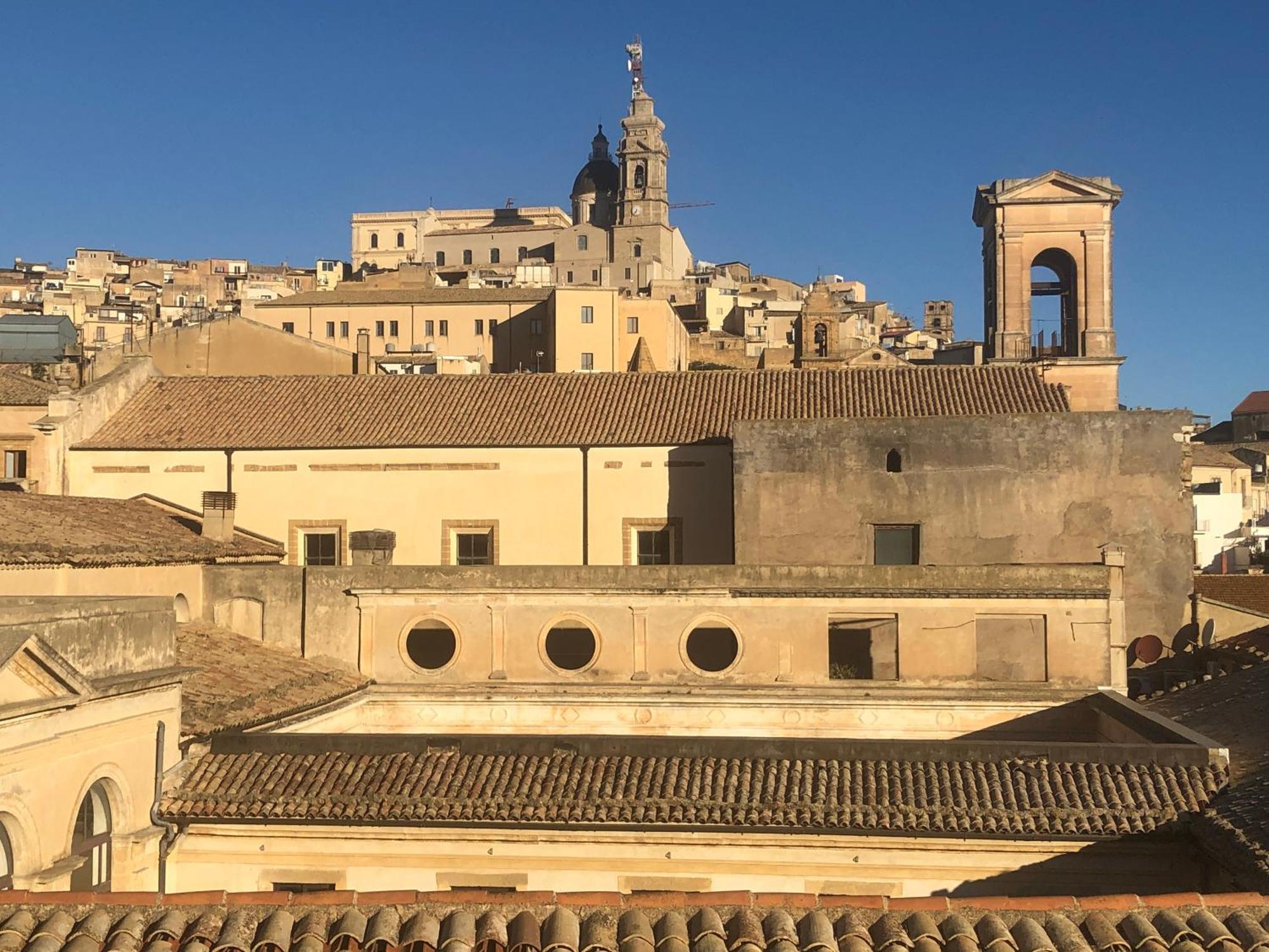 Il Piccolo Attico Bed & Breakfast Caltagirone Dış mekan fotoğraf