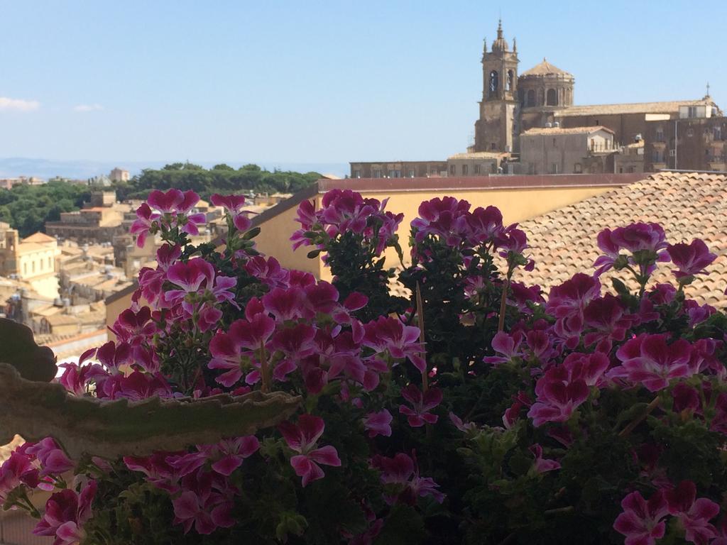 Il Piccolo Attico Bed & Breakfast Caltagirone Dış mekan fotoğraf