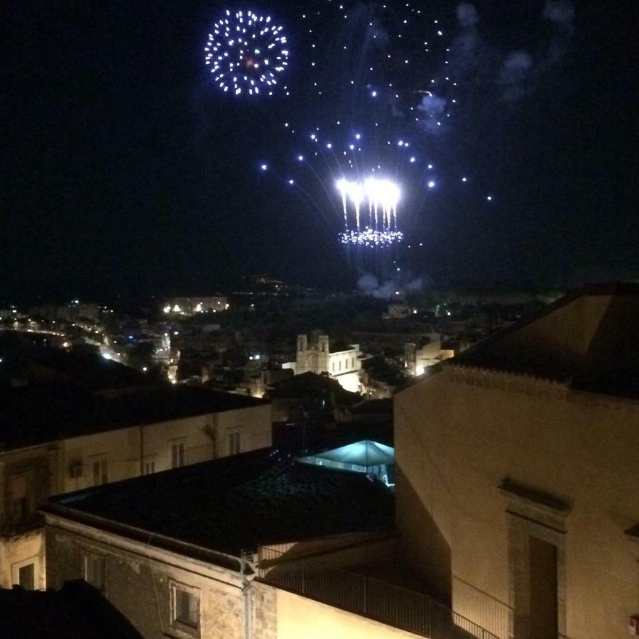 Il Piccolo Attico Bed & Breakfast Caltagirone Dış mekan fotoğraf